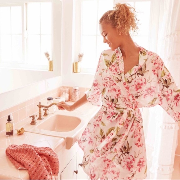 Show Me Your MuMu Robe - Picture 2 of 7